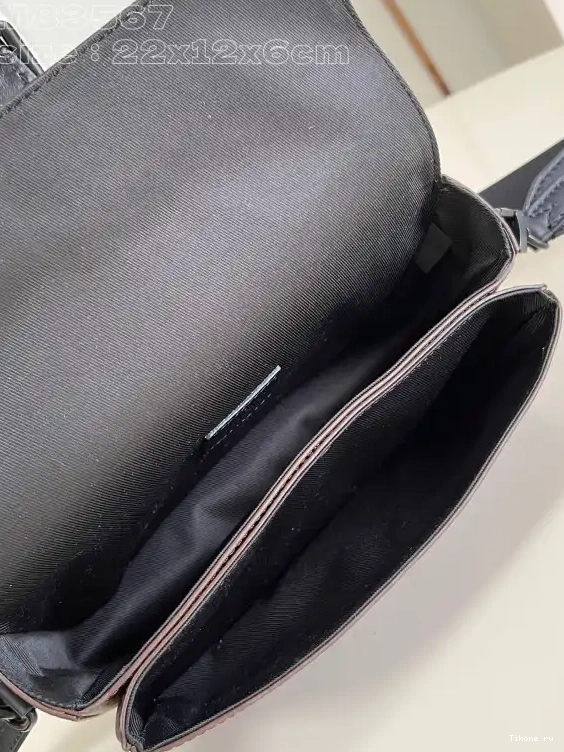 Cheap Wallet LOUIS VUITTON Wearable Montsouris 0619